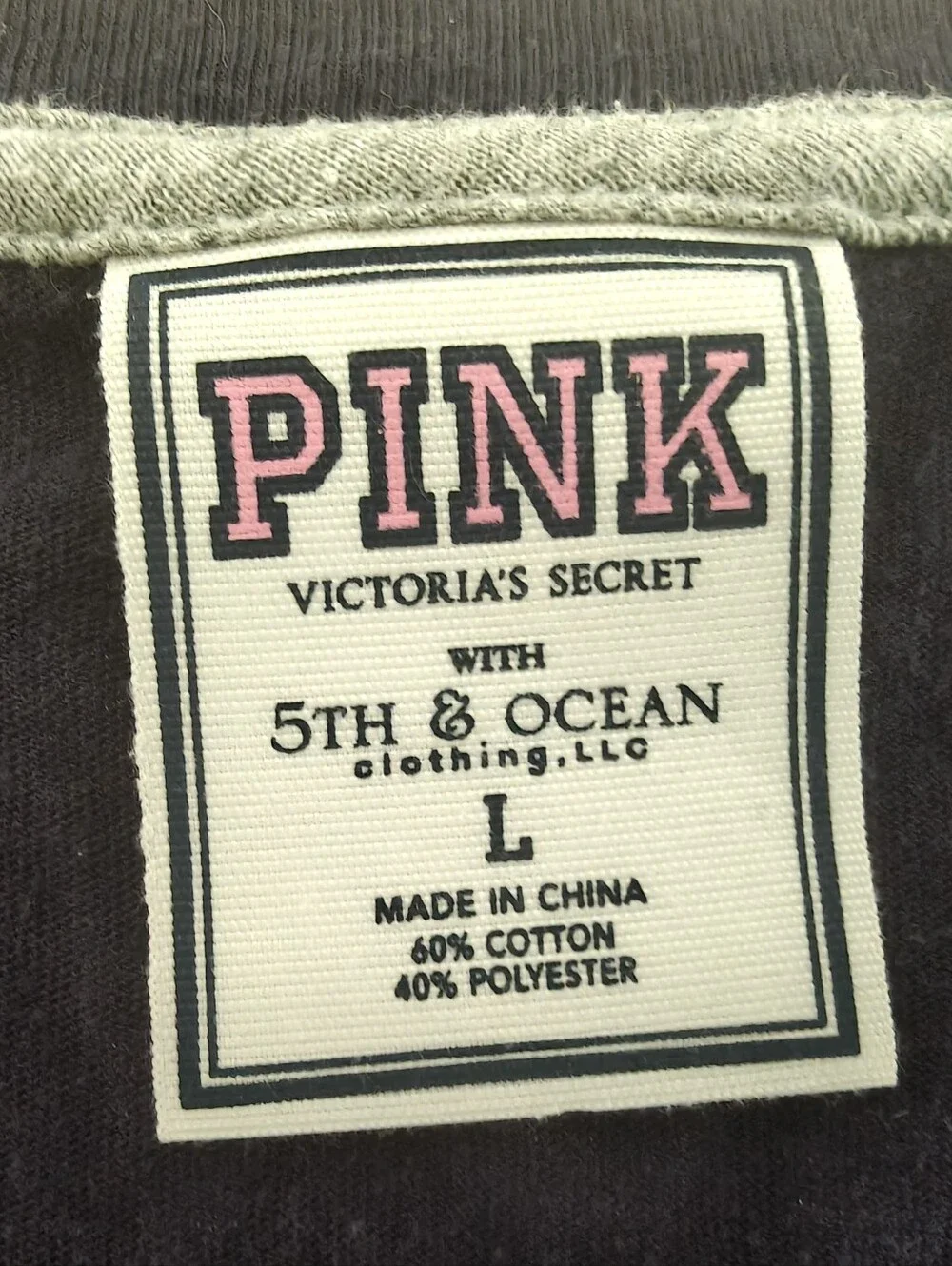 PINK Victoria's Secret Minnesota Twins MLB v-neck tee featuring striped sleeve L